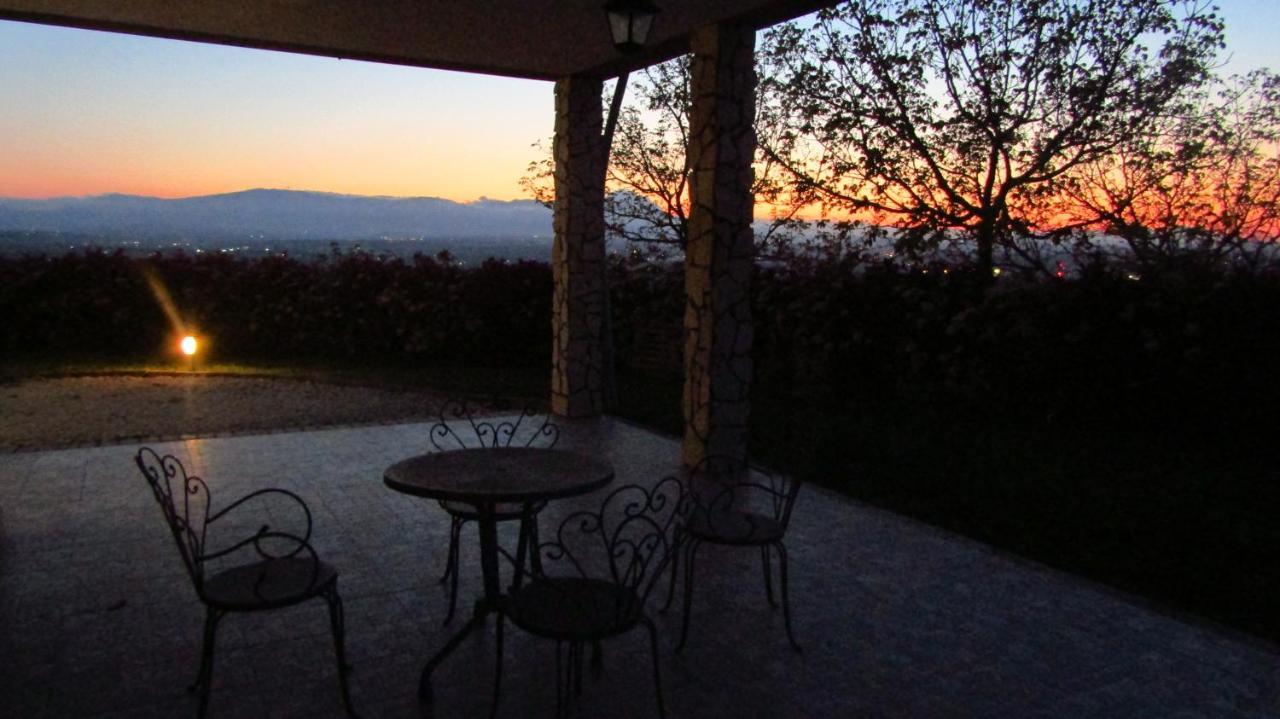 La Bella Addormentata Bed & Breakfast Chieti Bagian luar foto